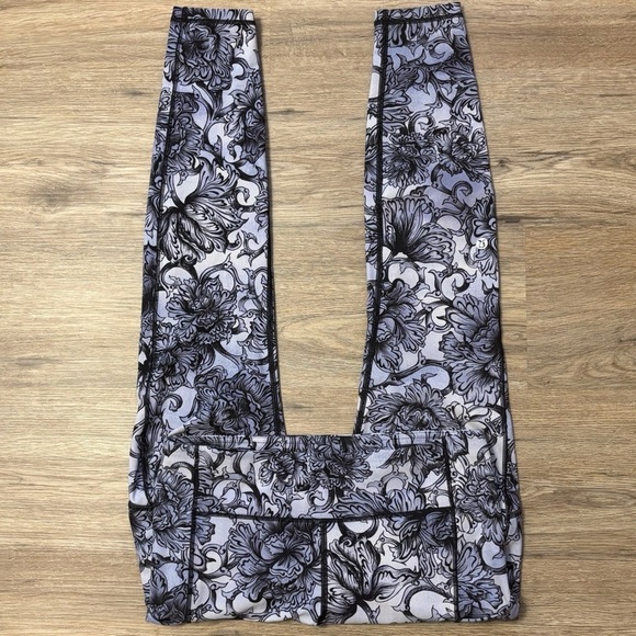 Lululemon Speed Up Tight 28" Size 8 In Hanakotoba Starlight Multi - Picture 1 of 10